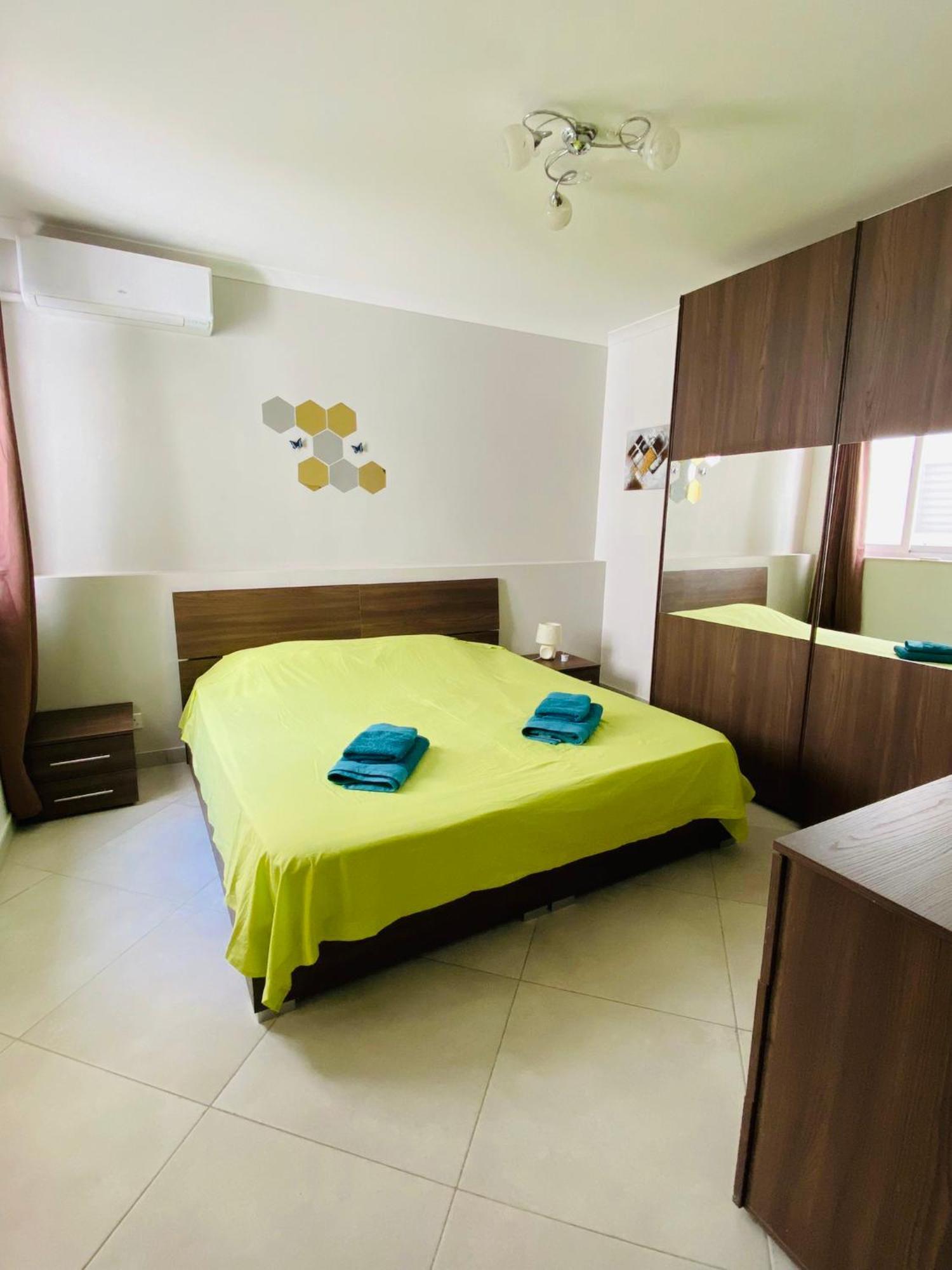 Mela Apartment 1 St. Paul's Bay Esterno foto
